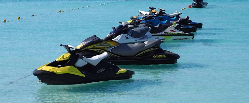 7 Best Jet Skis for the Ocean [Sea-Doo vs. Yamaha vs. Kawasaki ...