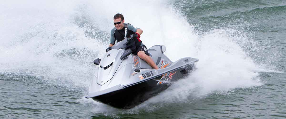 2011-2014 Yamaha VXS Review and Specs [Video] - jetdrift.com - jetdrift.com